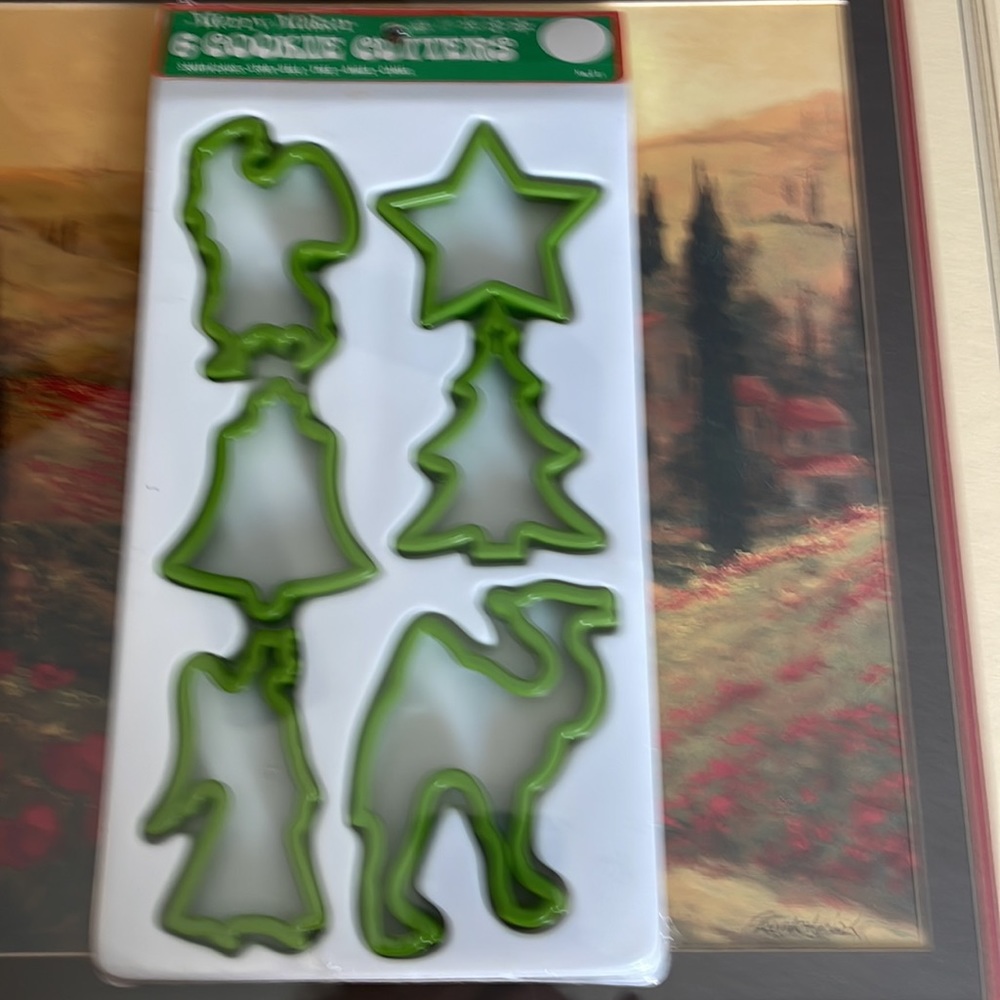 Red or Green Cookie Cutters  Christmas Press Cookie Decorating Nativity Scene. - Picture 3 of 8